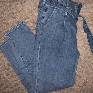 Top shop mom jeans with cute tie & pulled waist